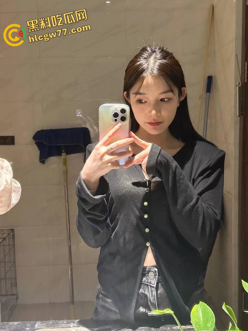 极品纹身御姐【李思羽】裸聊狂撩，娇喘自慰淫水流，男友隔屏欲火烧！-4