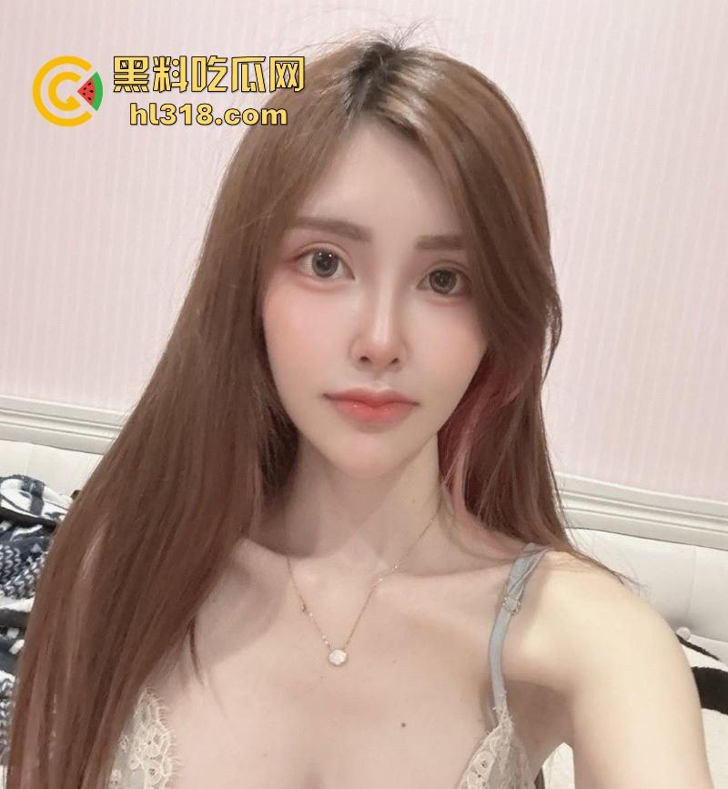 台湾网黄博主【王蘭恩】极品反差御姐，巨乳尤物自拍裸照，露脸揉奶自慰视频大公开！-1