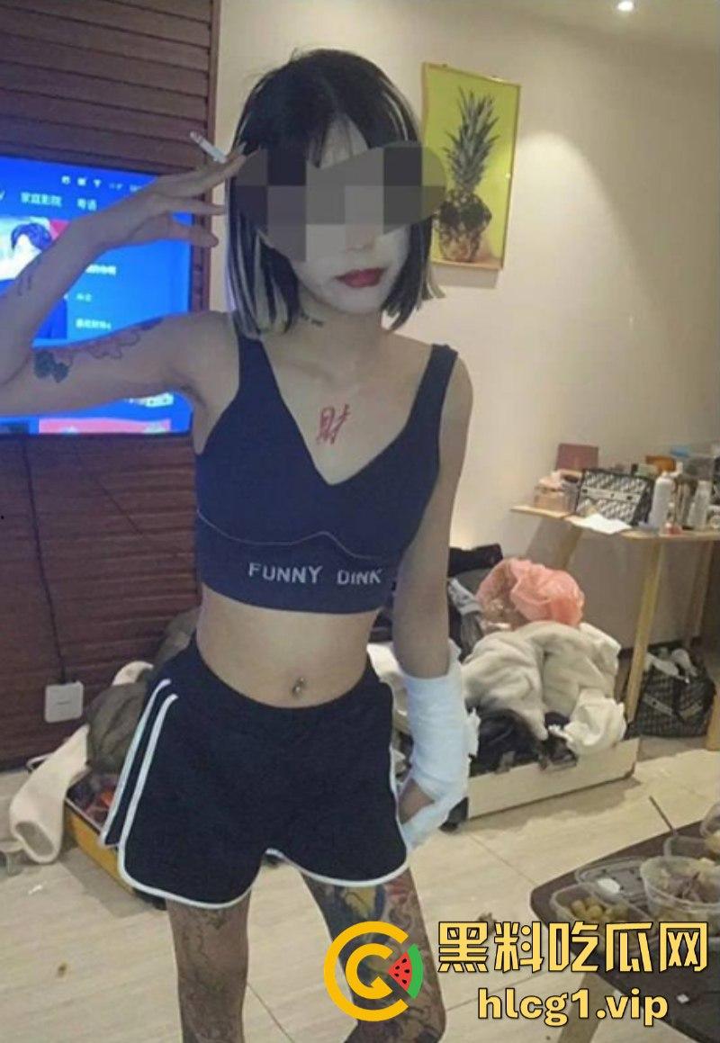 山东临沂 16岁精神小妹街头殴打三轮车司机 后续爆出一顿饭就能无套中出!-7