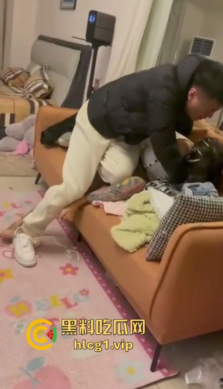 山东临沂 16岁精神小妹街头殴打三轮车司机 后续爆出一顿饭就能无套中出!-10