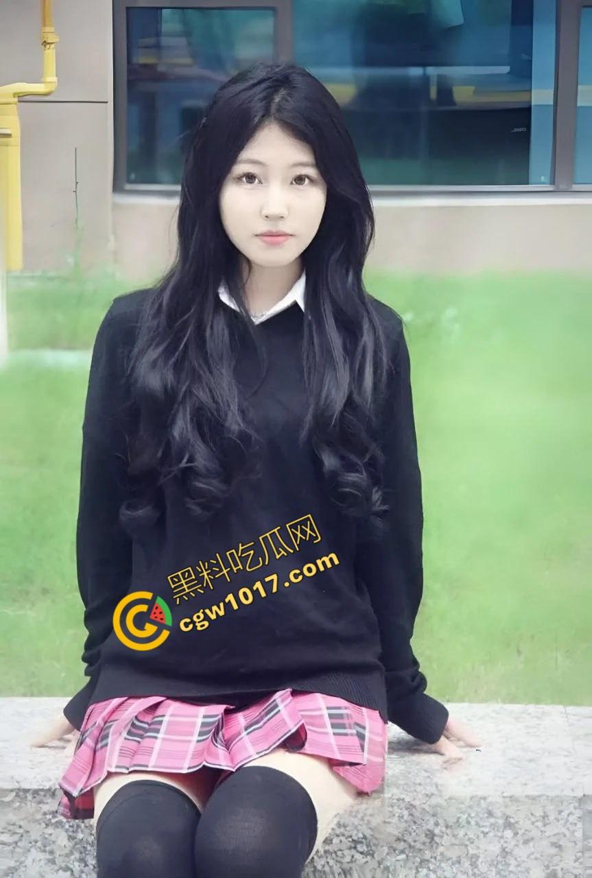 福建大学大一学妹【李梓涵】，清纯外表下藏淫荡欲望，裸聊勾引到酒店操逼，激情7次，叫声震酒店，渣男曝光视频全校疯传-4