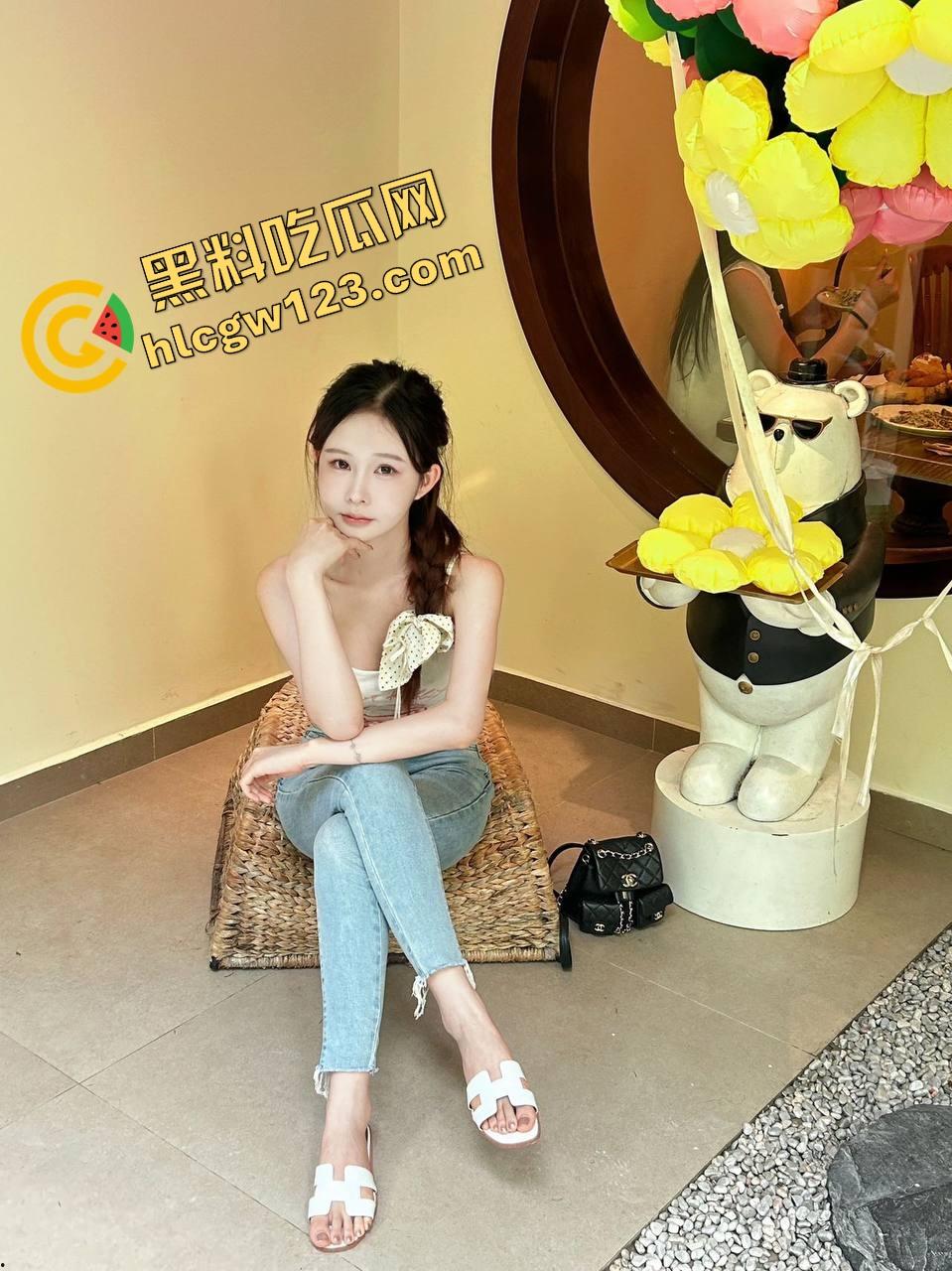 广东狗总独家爆料，大奶炮友随叫随到，屁股说看就看，凳子上观音坐莲把人坐穿，谁不羡慕谁是孙子！-5