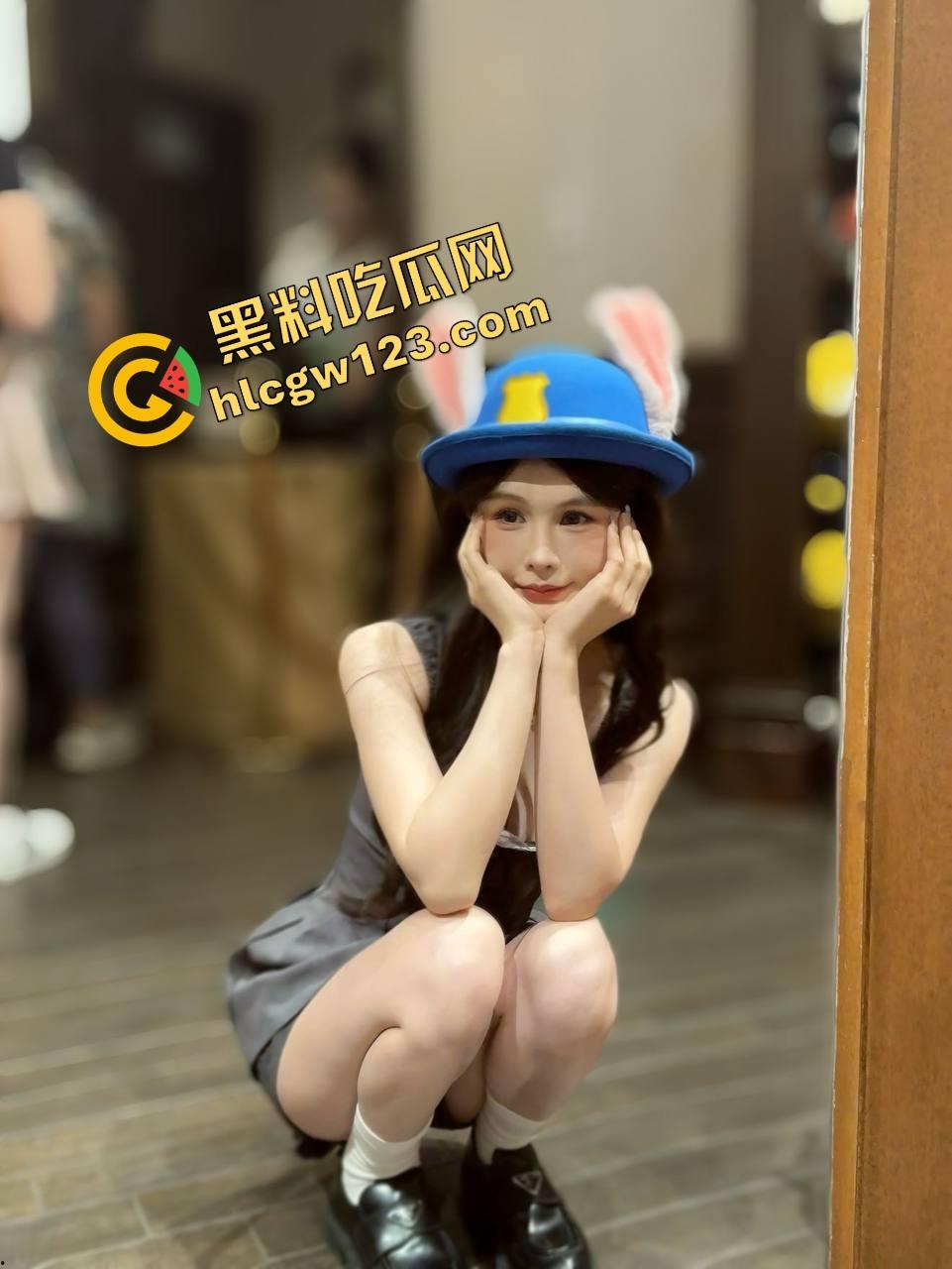 广东狗总独家爆料，大奶炮友随叫随到，屁股说看就看，凳子上观音坐莲把人坐穿，谁不羡慕谁是孙子！-6