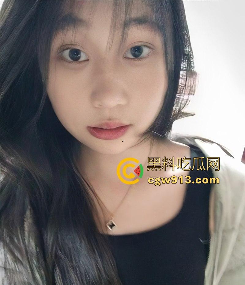 广州白云学院清纯少女【赵莉】私密视频流出，绝美脸蛋黑丝美腿，白嫩淫穴自慰淫水狂喷，简直就是极品！-3