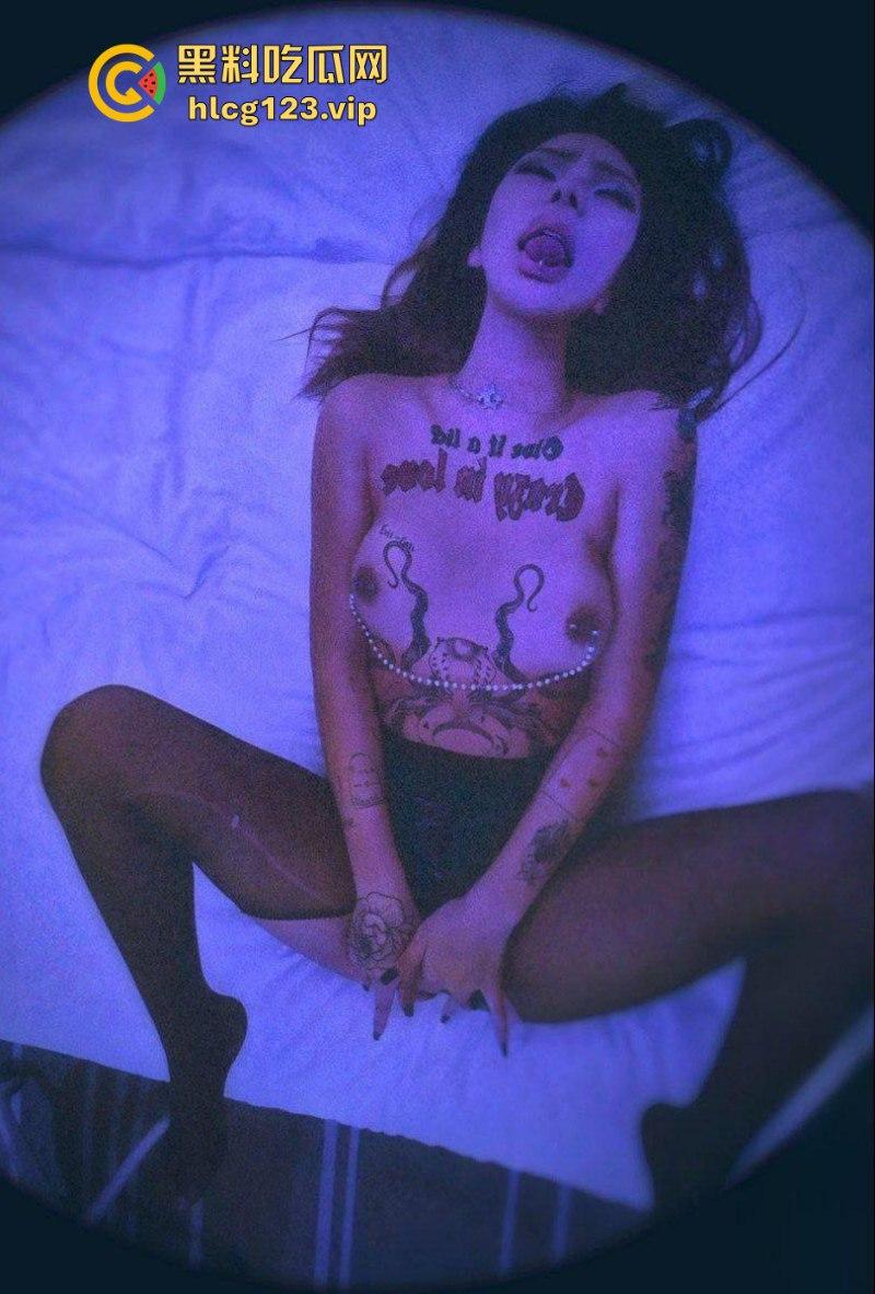 成都极品刺青母狗【HighSchoolGirls】露脸性爱视频泄密！身材妖娆火辣乳环铃铛纹身美乳！-5