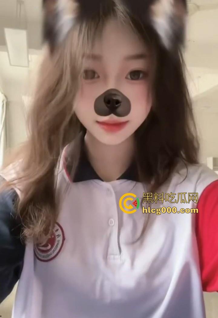 瓜友投稿！广东韶关实验中学骚逼母狗【解璐菲】千里送逼飞往重庆与前任异地打炮，被男友发现后怒爆私密视频！-7