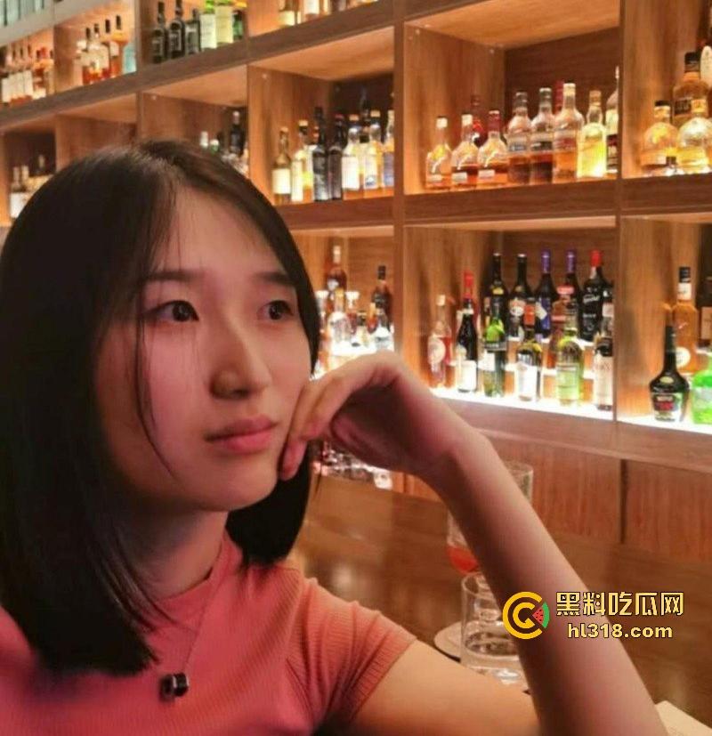 杭州师范大学清纯学妹【马慧琳】酒店性爱自拍曝光，反差婊本性暴露，口活超一流骚得让人鼻血直流！-2