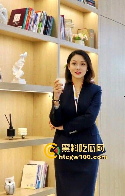 招商银行高管【廖飞】下海接客，42岁知识人妻风韵犹存，为还债变身金主圈高端玩物，嫩紧实知性风骚一条龙！-8