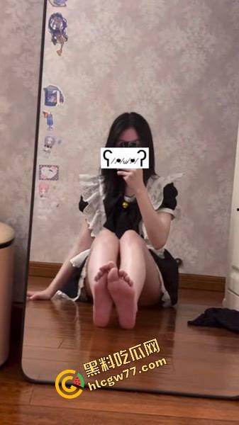 合肥『左珊』高校刚毕业,白丝黑丝来回换,Cos小母狗自拍自慰给金主看,毕业前酒店被操到嗓子发哑!-3