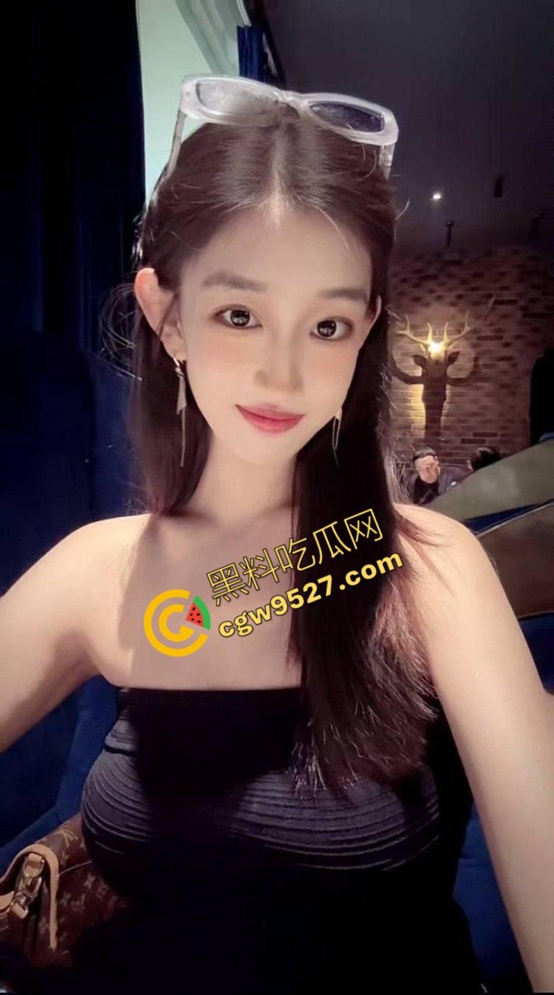 抖音女神【张不拉多】高颜值大奶身材遭金主蹂躏， 淫荡口技舔舐大屌， 白浆爆流呻吟不断-2