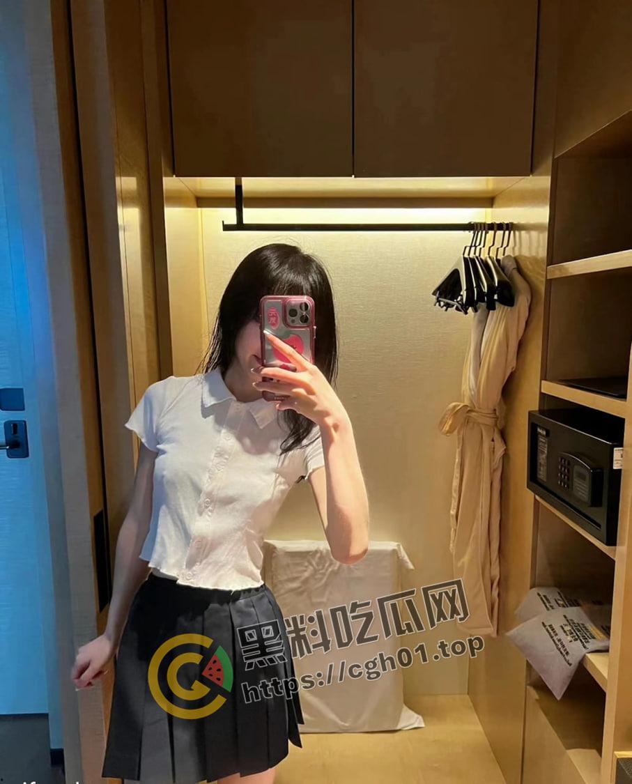 上海富家乖乖女与男友旅拍做爱合集 性欲机器一样的小母狗 铁肾也要遭不住-3