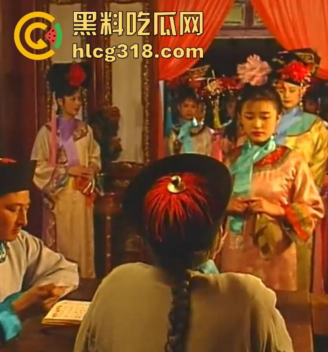 国产电视剧【宰相刘罗锅】秀女入宫露点摸奶片段曝光！以前电视剧这么敢拍，为什么现在不给拍呢！-1