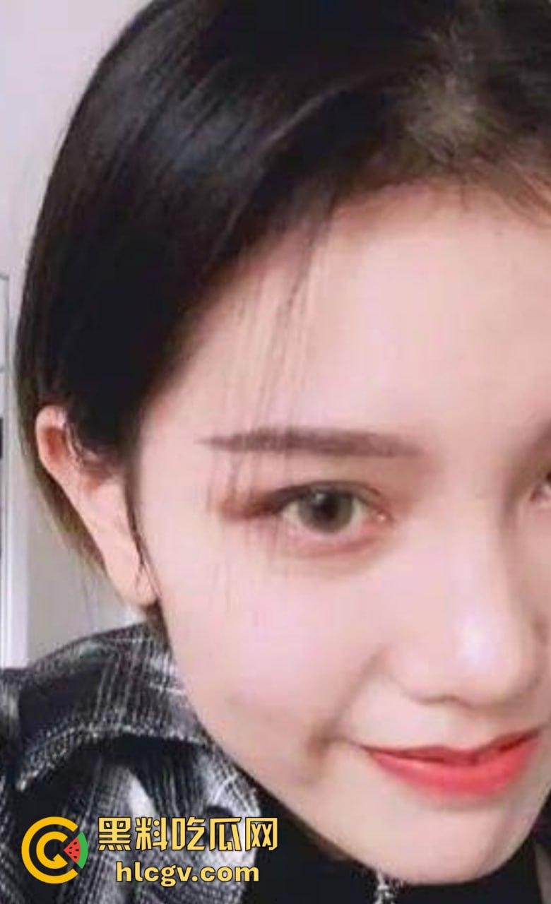 南充美女【李婉钰】被前男友曝光私密视频!黑丝长腿玩兴跳,长棍插穴骚气爆棚!-7