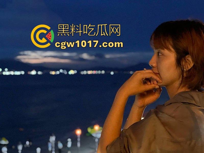 看似颜值不高的熟女少妇，实则这种是做爱的不二选择，熟练的技巧，极具诱惑的挑逗，分分钟让你缴械投降！-1