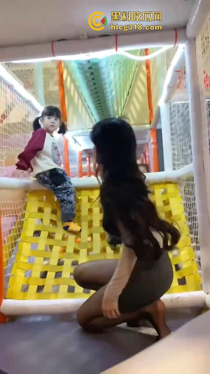 极品御姐也成为了我的胯下之物,身材丰满巨乳诱人,化身无情打桩机,把少妇操得淫水直流!-2