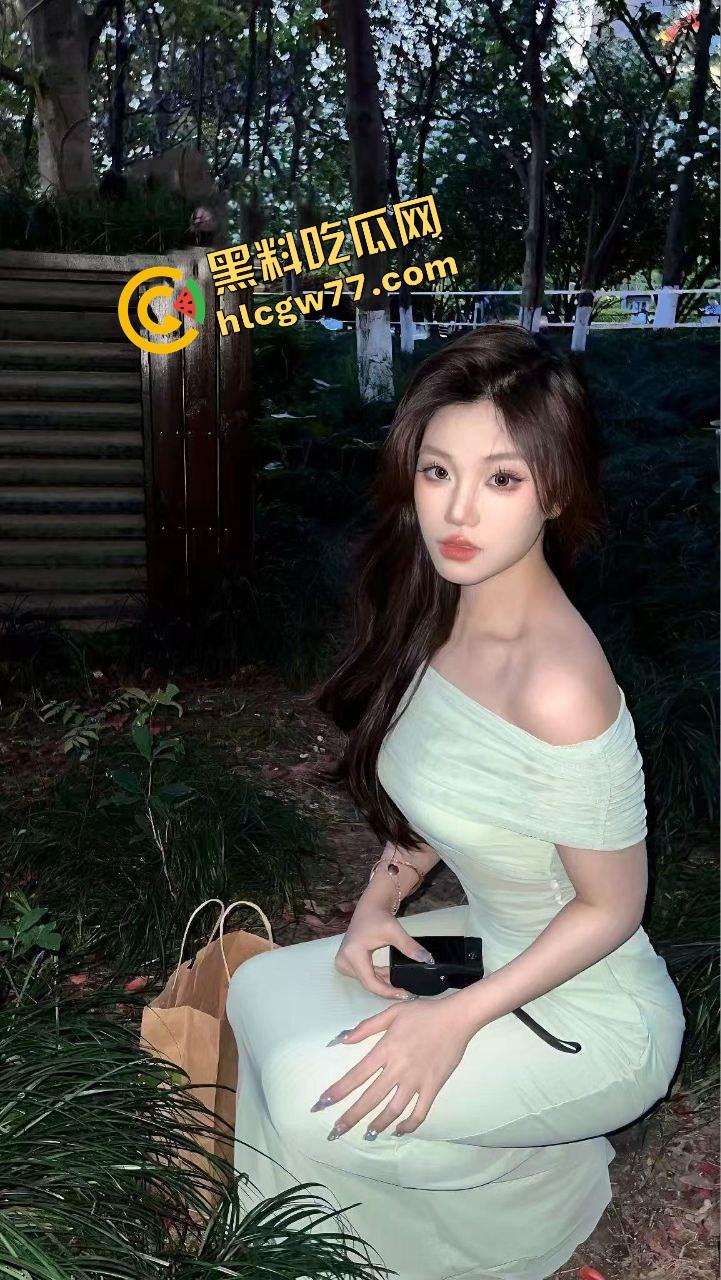 安徽文达信息工程学院【王忠燕】背着男友约炮劈腿 眼镜骚鸡主动骑乘榨精 反差惊人！-4