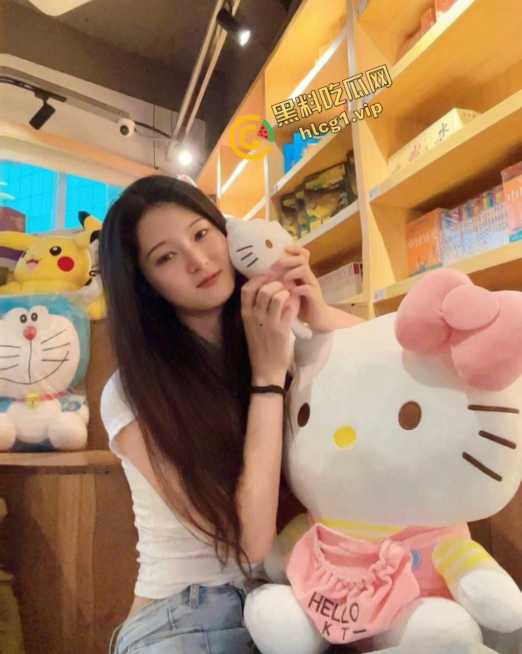 西藏职业技术学院反差婊『林丹妮』纯情小母狗 宿舍发骚 床上浪叫啪啪流出！-1