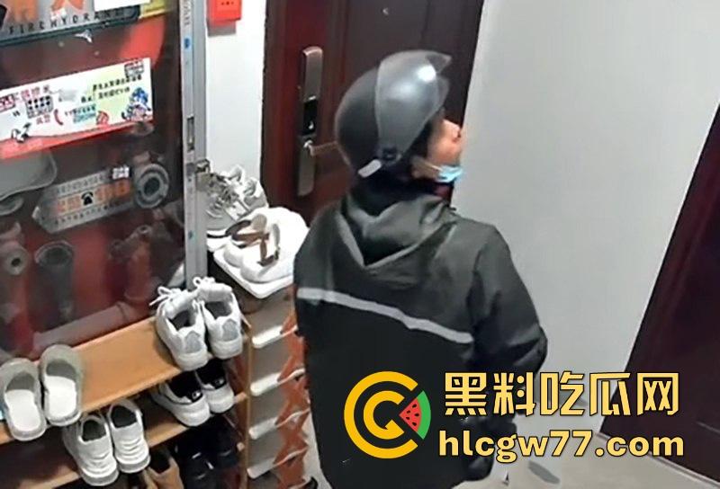 南通拆迁房小区 半夜惊现变态男 蹲守民宅狂舔女户主高跟鞋 五分钟监控视频流出!-4