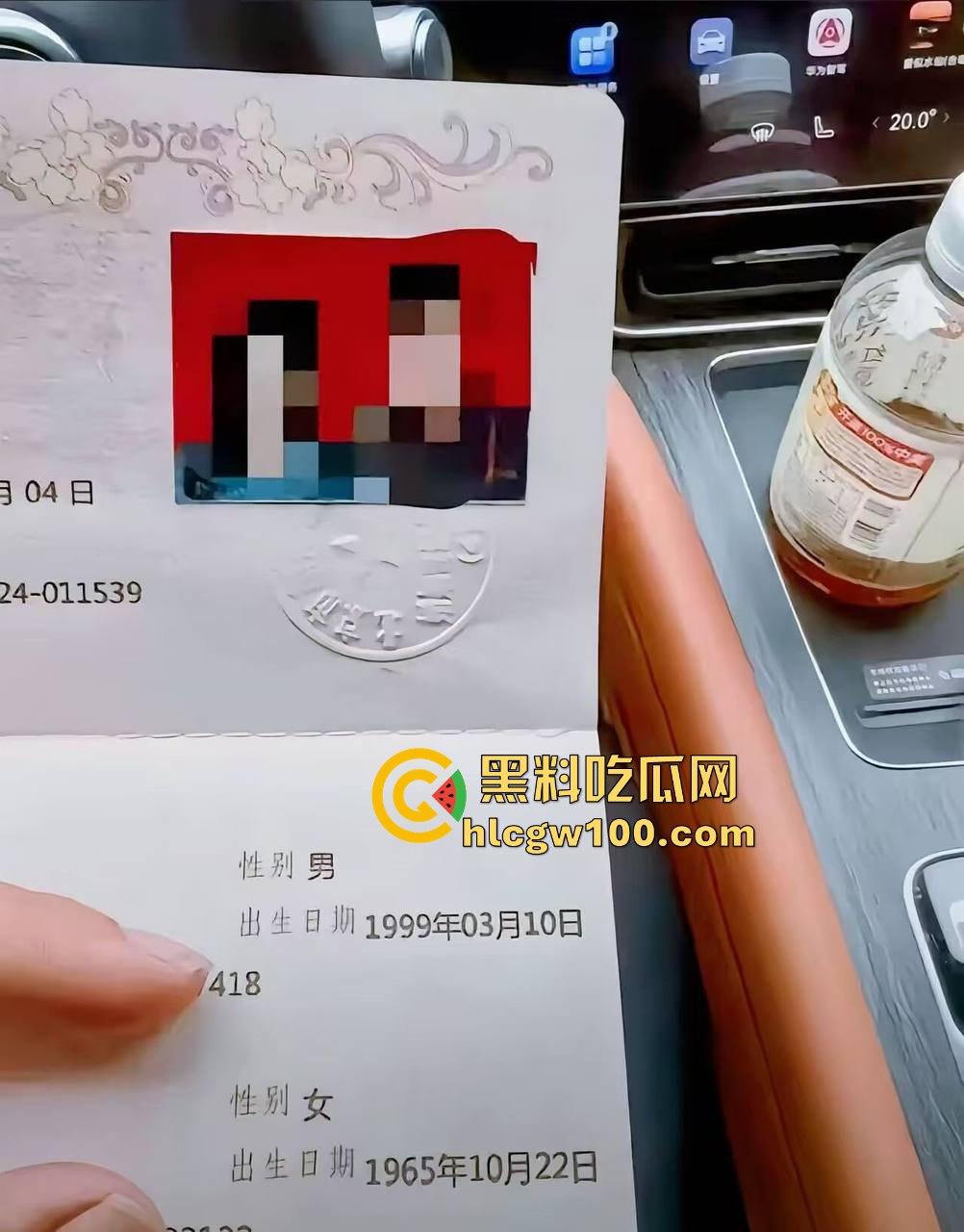 保养极好的60岁深圳离异富婆【戴怡媚】跟小男友的性爱视频流出，控制欲极强喜欢调教。-4