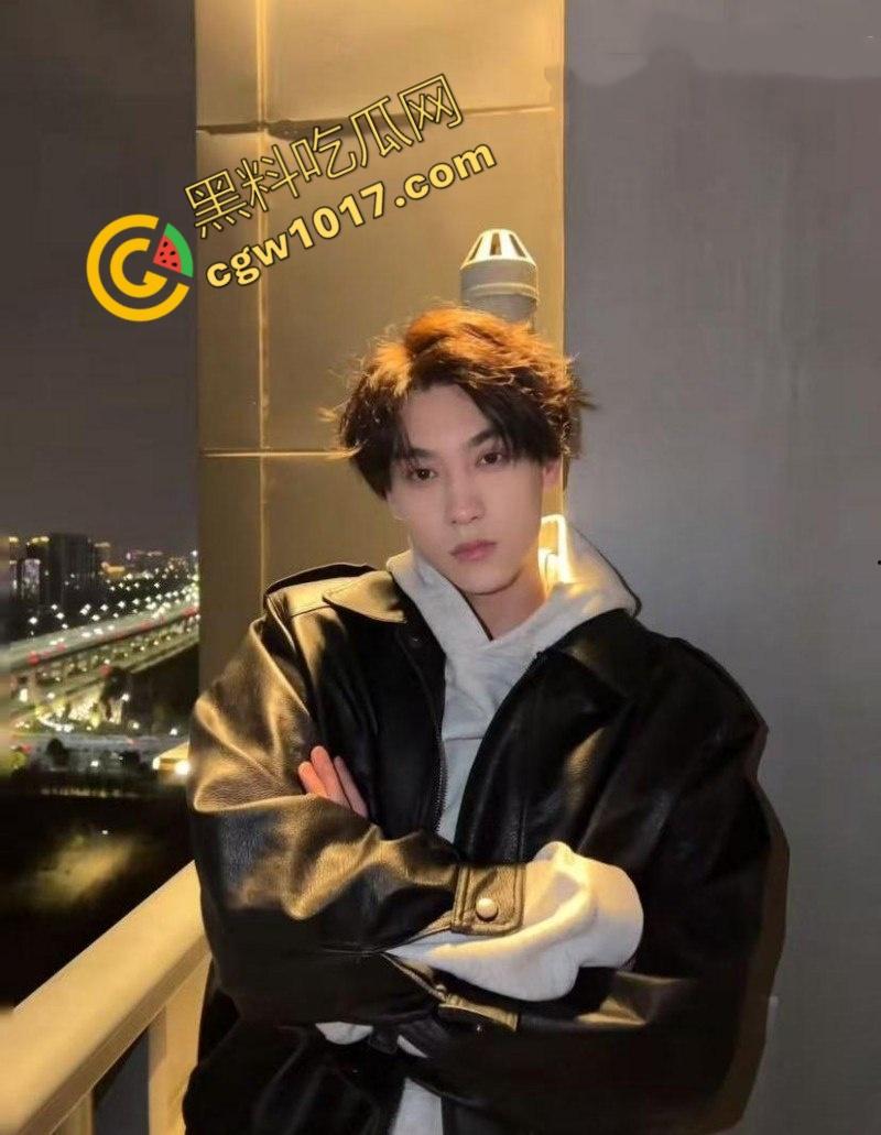 内娱明星【田栩宁】猛料曝光！女友若若竟是已婚少妇，两人婚房偷情视频流出，帅气男神也抵不住人妻诱惑！-2