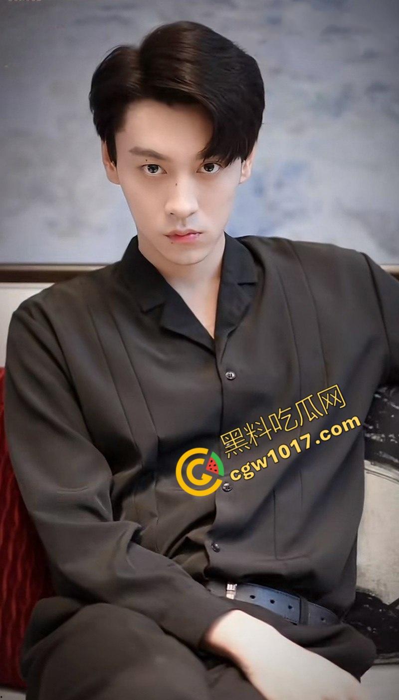 内娱明星【田栩宁】猛料曝光！女友若若竟是已婚少妇，两人婚房偷情视频流出，帅气男神也抵不住人妻诱惑！-6