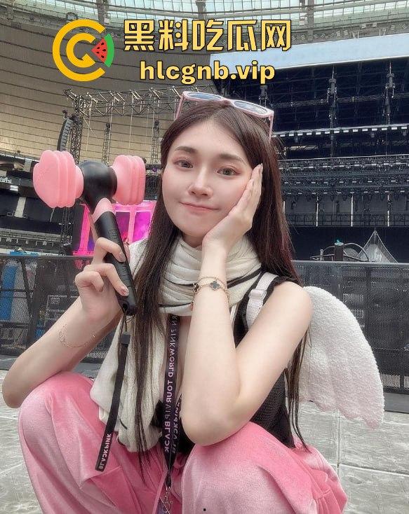 E奶御姐VivianLee 多人3P淫乱爆发！前后双插喷出小穴水流，巨乳晃动让人欲仙欲死-14