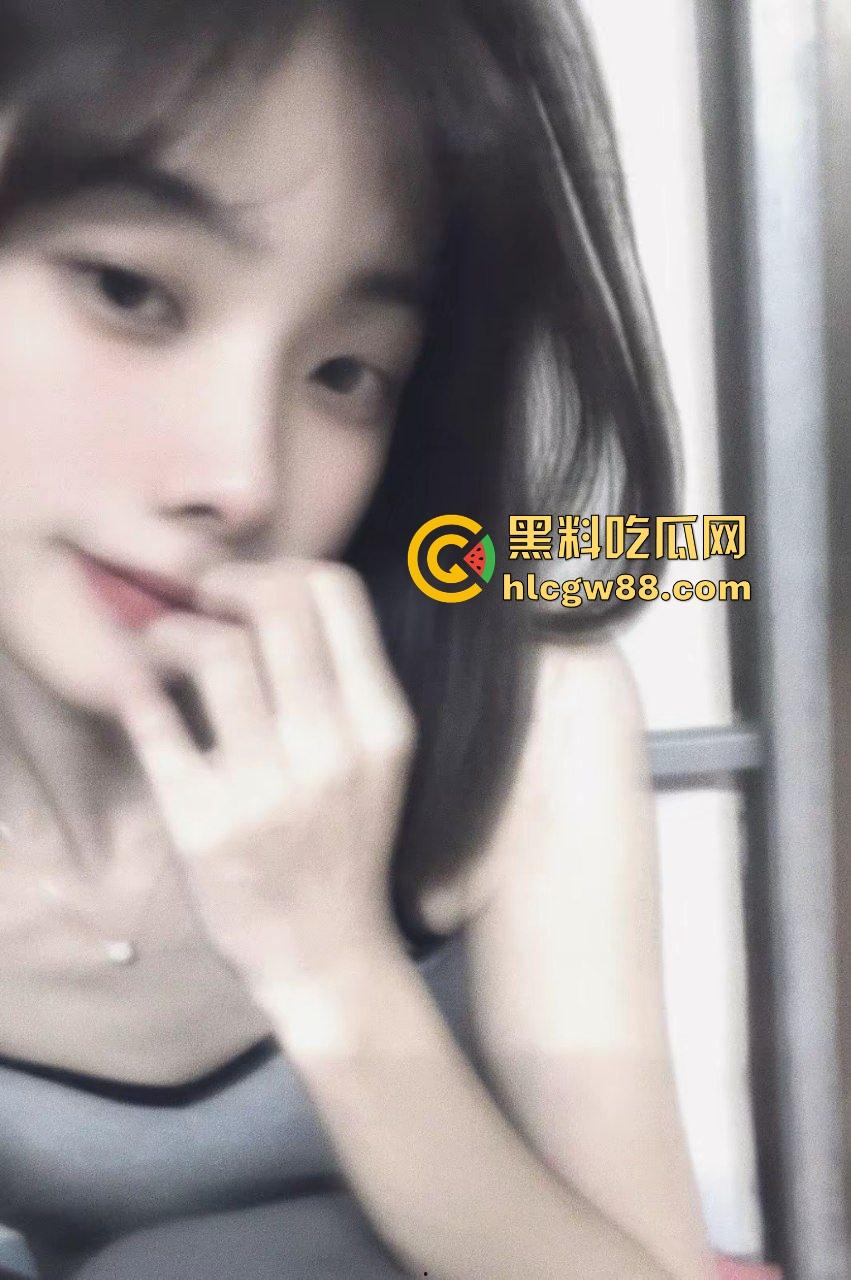 南京艺术学院美腿反差舞蹈生【张倩雯】极品一线天鲍鱼3K高价约炮，爆操娇喘视频惨遭泄密！-1