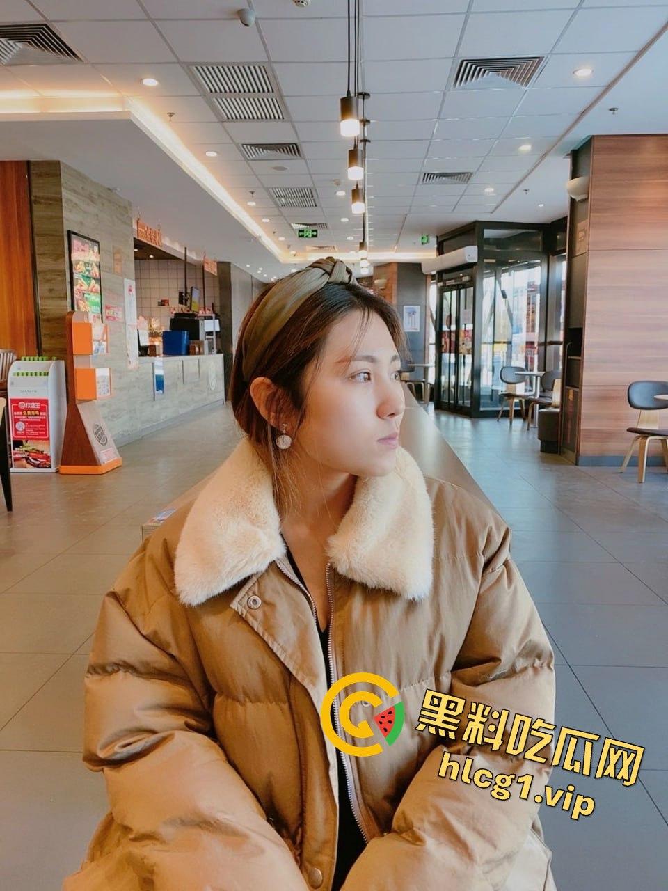 99年宁夏传媒学院美少女李婷啪啪自拍流出！大波嫩妹口活女上，反差婊的极致享受！-4