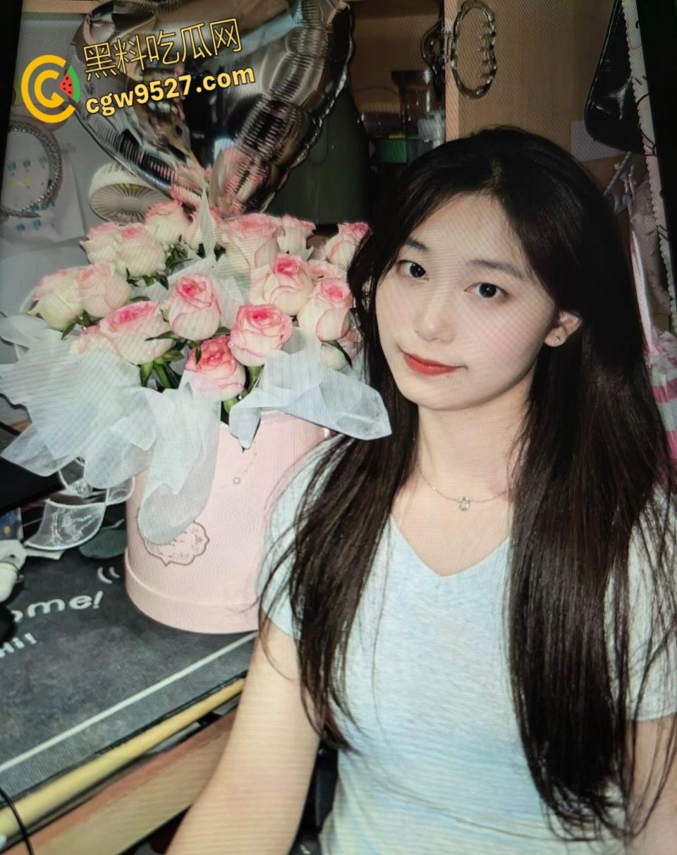 北京理工大学大二学妹【刘茹】，天天晒学生清纯人设，背地到处撩骚约炮，晚上酒店被金主疯狂爆操 !-5