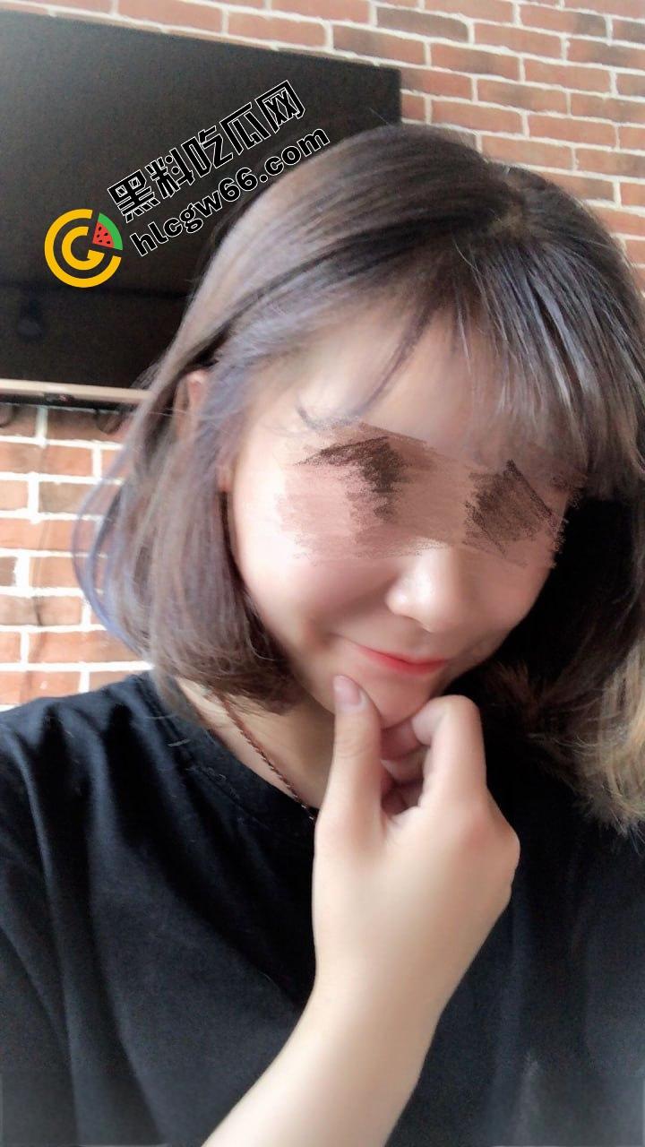 一根鸡巴干翻两个学妹，营口眼镜学妹【李静】啪啪视频曝光疯传，清纯脸配贱叫声，反差太猛！-13