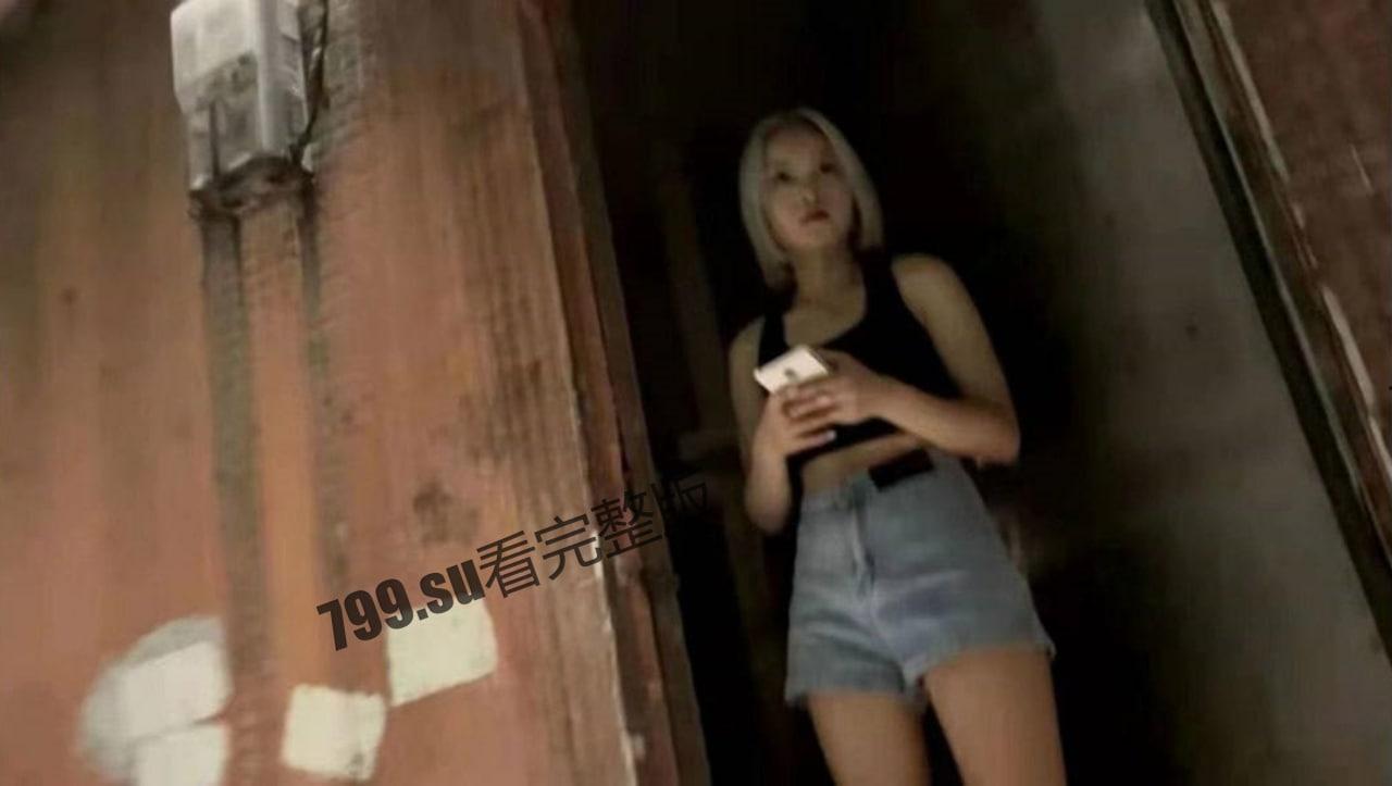 快餐妹子门前排队 身体顶不住叫 120！-6