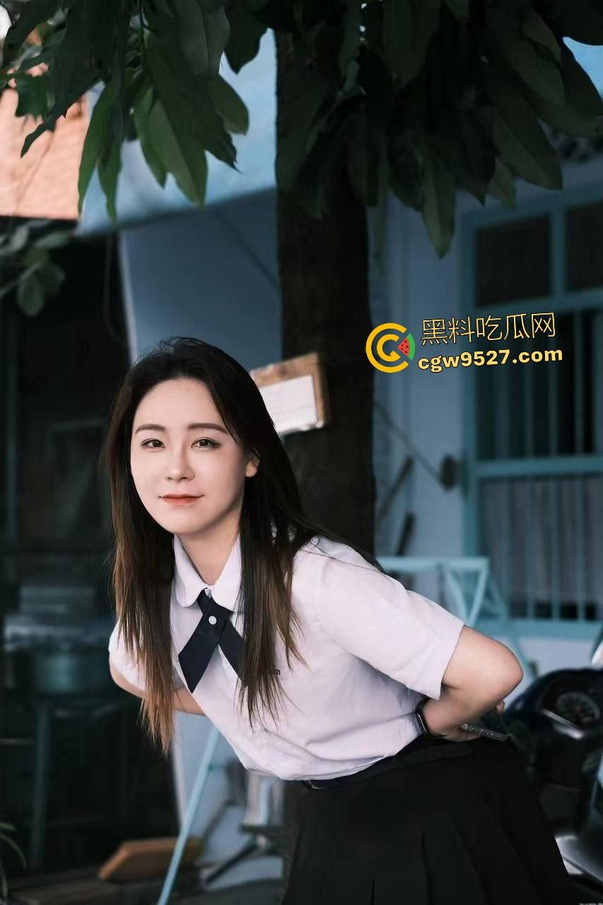 哥们糊涂出轨丑小三！原配联手小三老公抓奸，进门直接暴打两人，网友还说这老婆气质远超小三还能出轨？-4