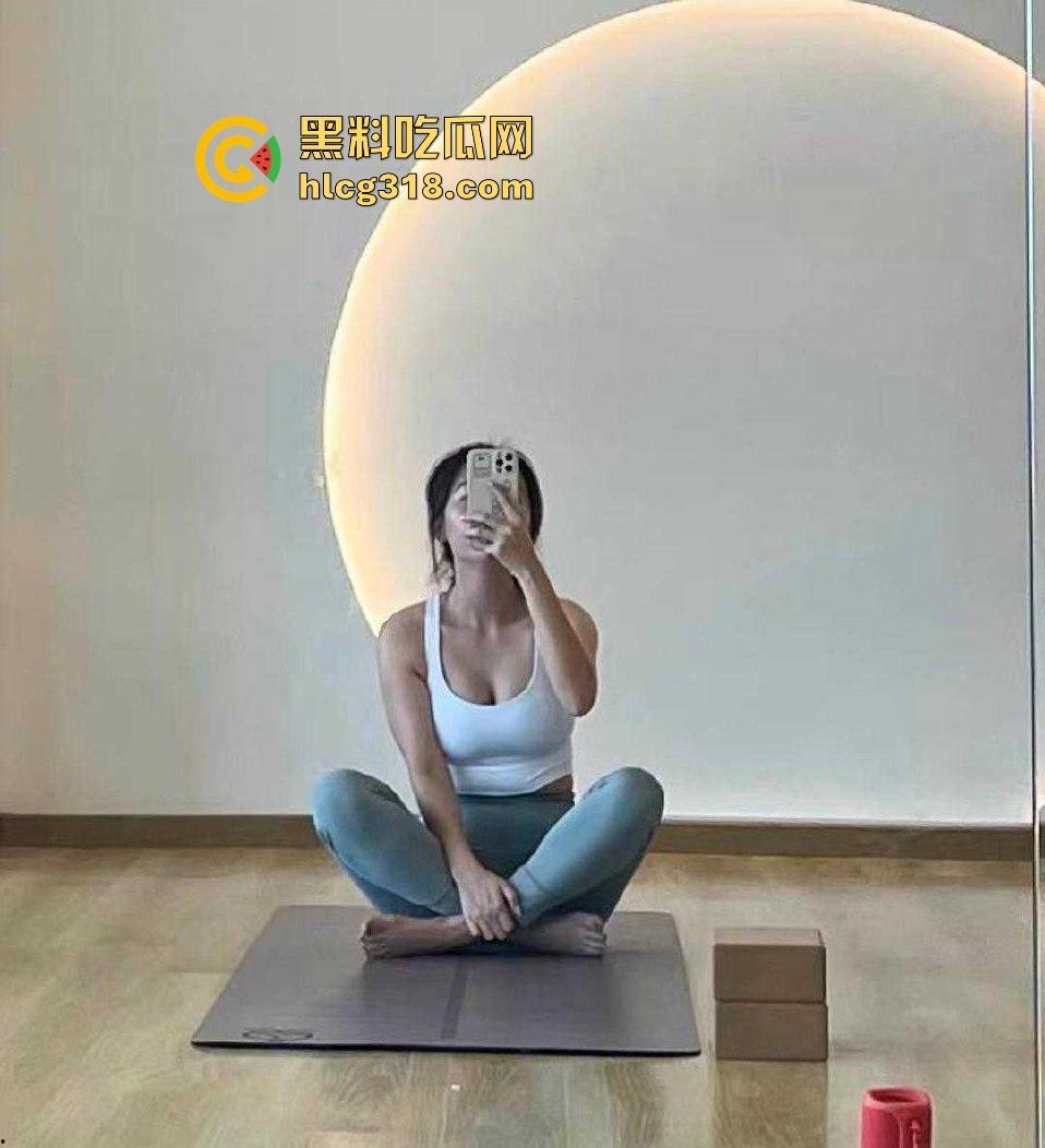 杭州广告公司【李佳怡】微信聊骚勾引网恋对象，一本正经的反差婊，不雅视频和照片曝光流出！-9