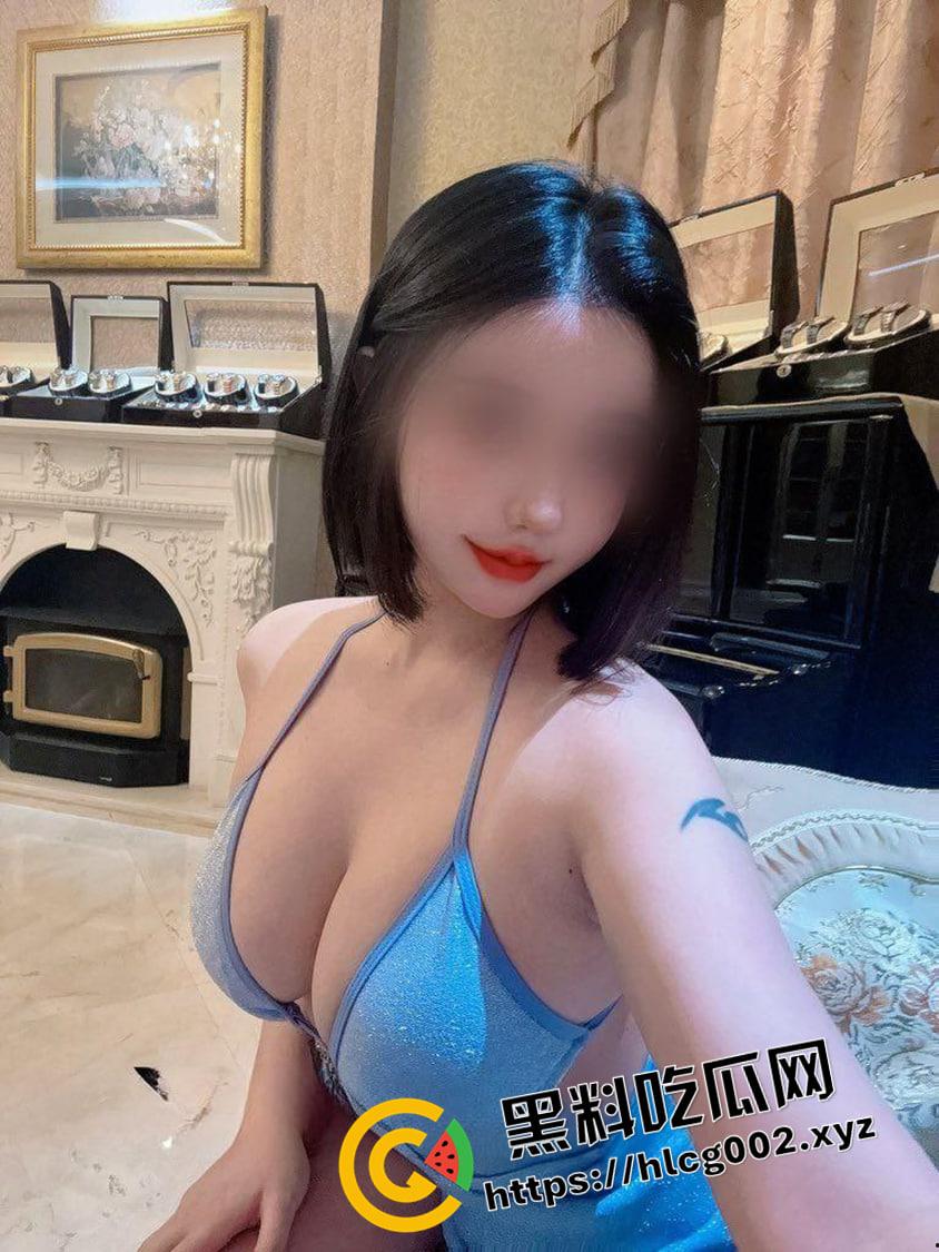 推特巨乳反差婊【yooheejade】国宝级女神私拍 穷人女神 有钱人的精盆 千元付费资源流出-8