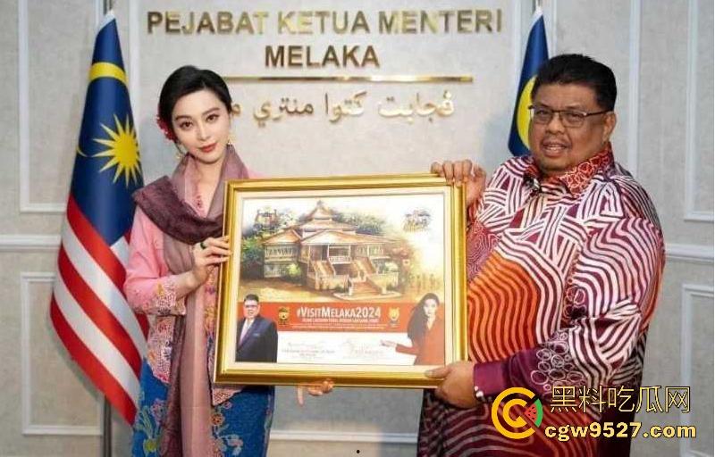 范冰冰马来西亚拿督勋衔，想起苹果本色出演真操，内娱天花板女演员，让我们重温一下哪个苹果的删剪片段！-1