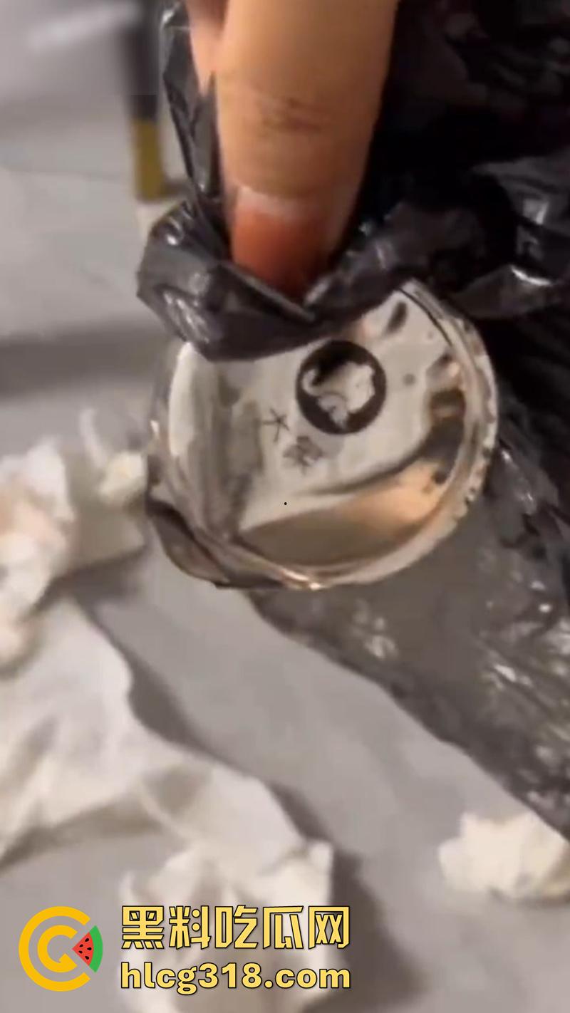 河北邯郸大杨庄最猛渣男，出轨带小三回家，妻子竟隐忍一年，结果越玩越过分，被捉奸画面流出！-8