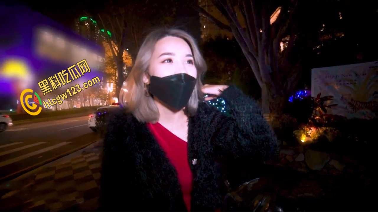 台湾街头搭讪，要求上车做爱！妹子都很大方展示自己的身体，直接上车女上骑乘内射！-4