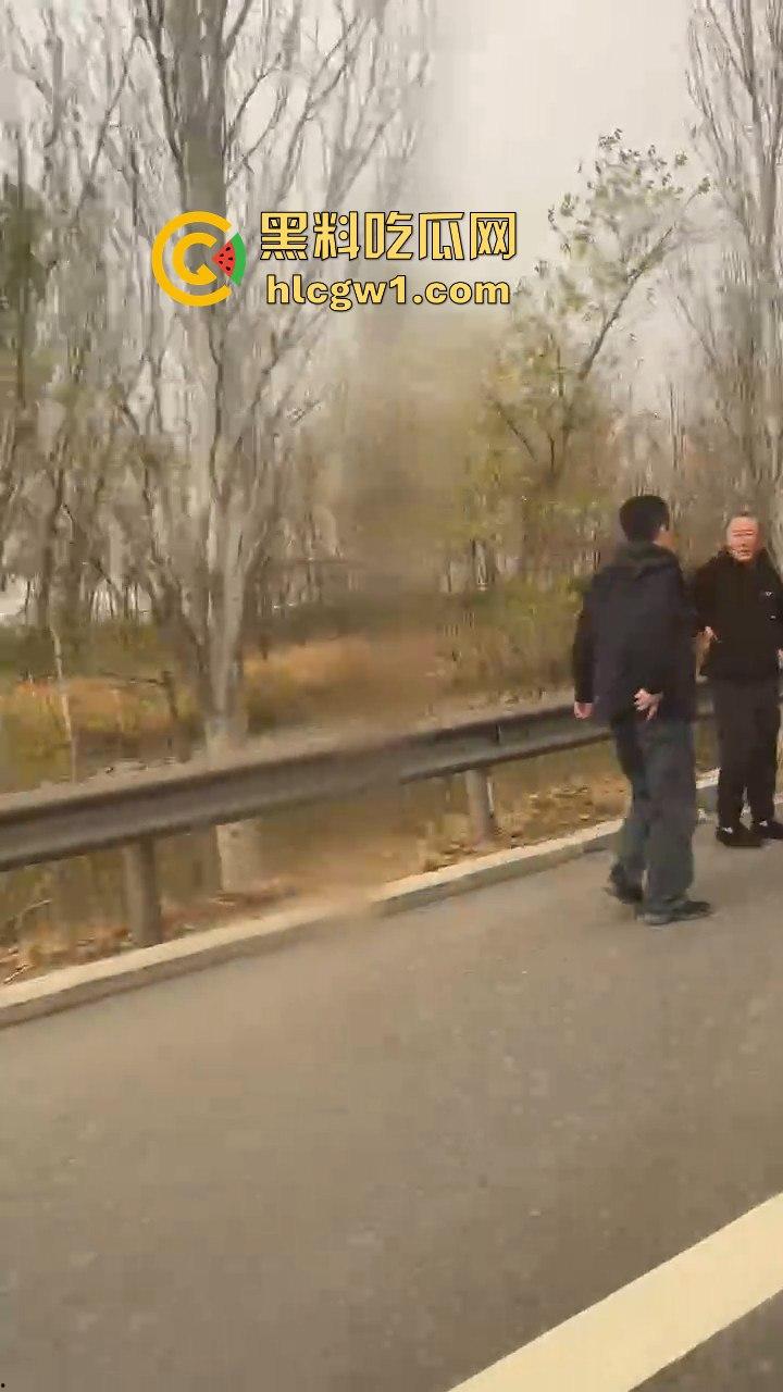 辽宁沈阳苏家屯高速突发大巴车祸!疑似载满辽宁师范大学学生,现场一片狼藉!-7