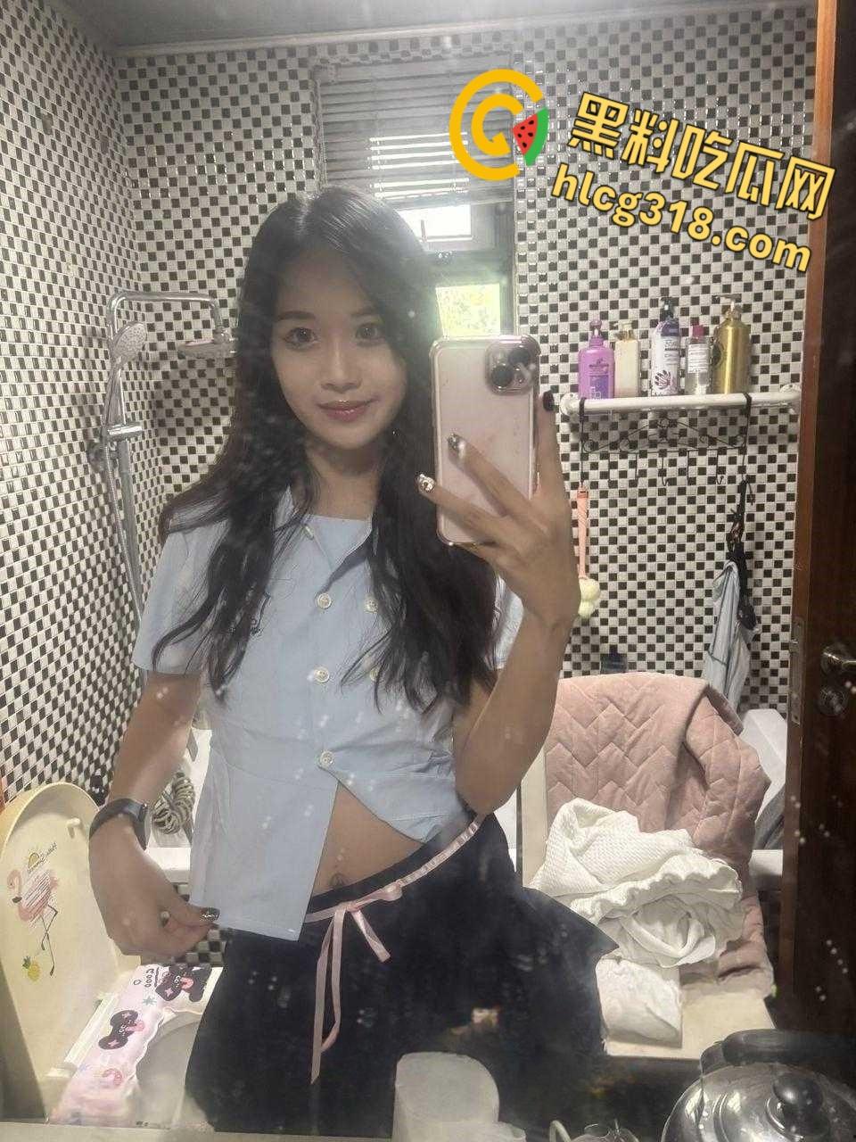 湖南师范大学嫩妹【程鱼菲】,异地恋自慰娇喘诱惑男友,见面骚逼饥渴难耐,私人影院激情沙发后入 !-4