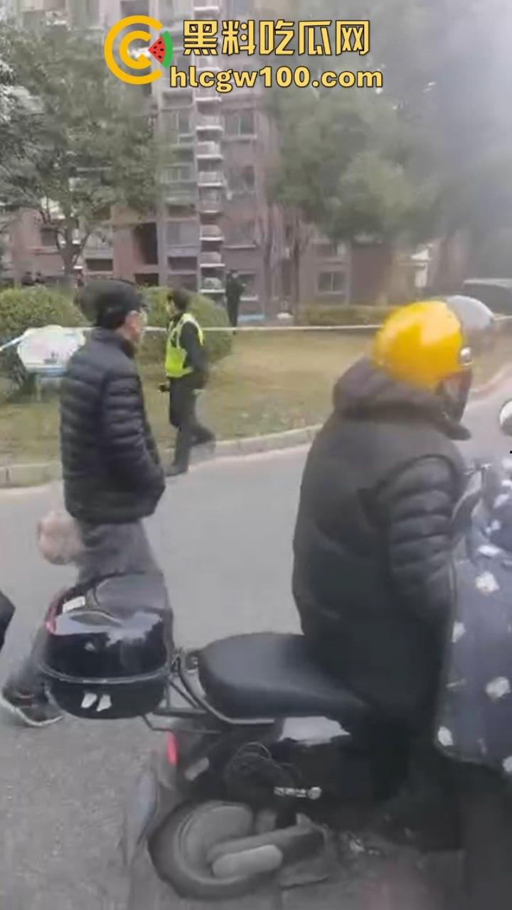 变态的妈 无能的爸 破碎的孩子 全家一起挂！上海闵行一家三口被逼跳楼 只因孩子没考100分？-6