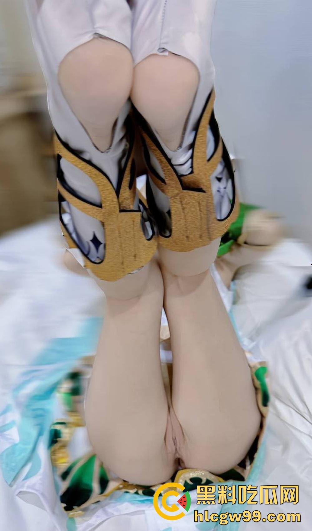 推特极品白虎福利姬『 百变萝莉 』，小母狗穿JK换装掰白虎逼狂舔跳蛋，掰粉嫩骚逼直播让主人射脸！-21