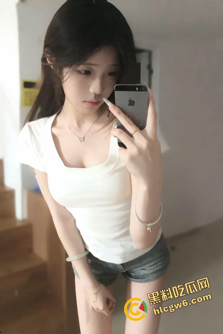 抖音顶级清纯嫩妹反差骚鸡网红『鱼泥ni』细腰蜜臀金主拽头暴力后怼!原创独家曝光!-6