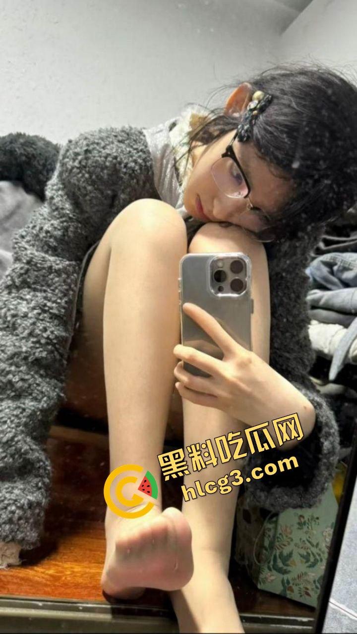 抖音12万粉仙女反差大曝光!校花级网红『张人o』自曝自慰,口交自拍超长视频震撼泄密!-10