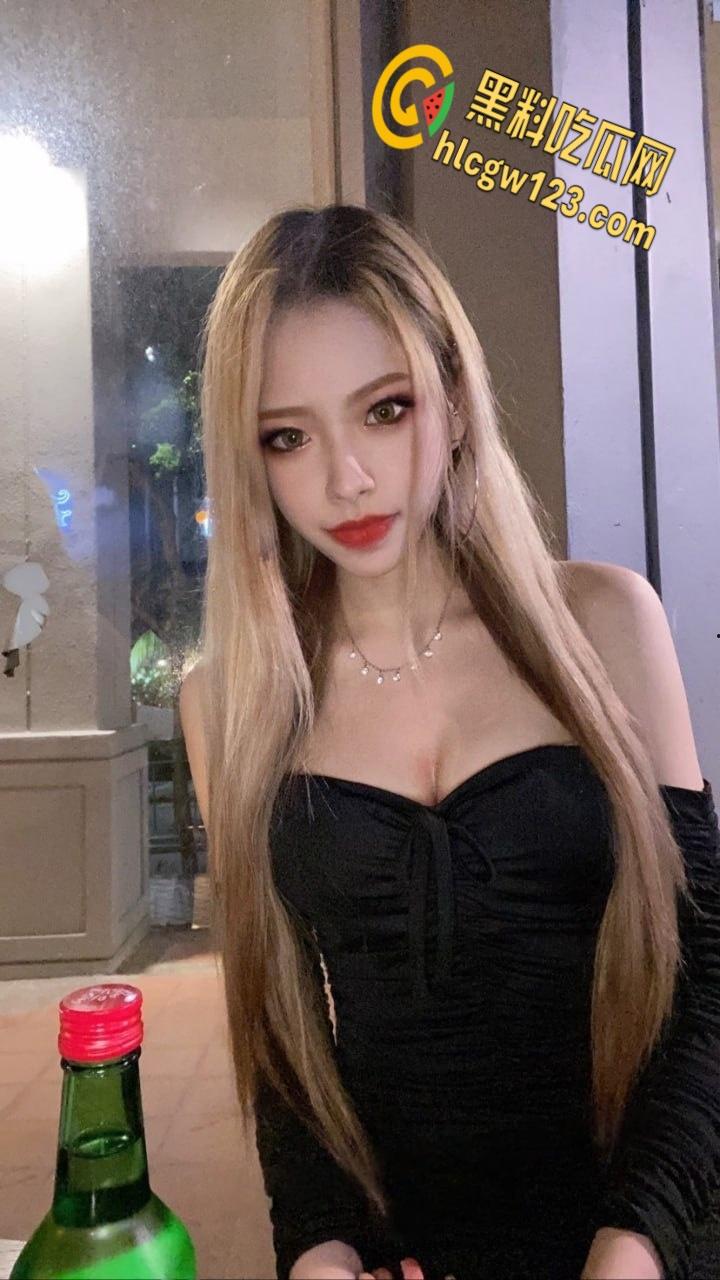 台湾IG网红极品身材大奶,和男友淫荡不雅自拍流出,高颜值极品身材脸淫荡!-6