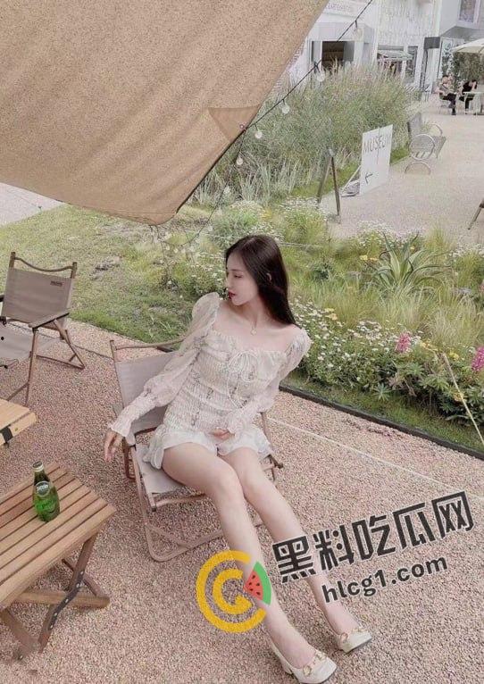 浙江高颜值女大学生 王瑶 为了赚钱买奢侈品 被金主包养高价定制露脸视频流出！-7