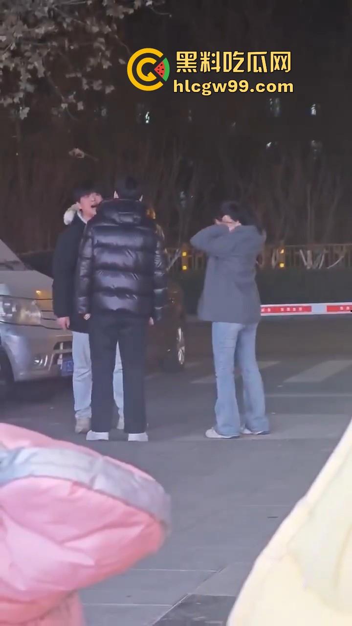 趁好兄弟出差深夜约其女友吃火锅，不料兄弟当场对质，出个差家给偷了！-9