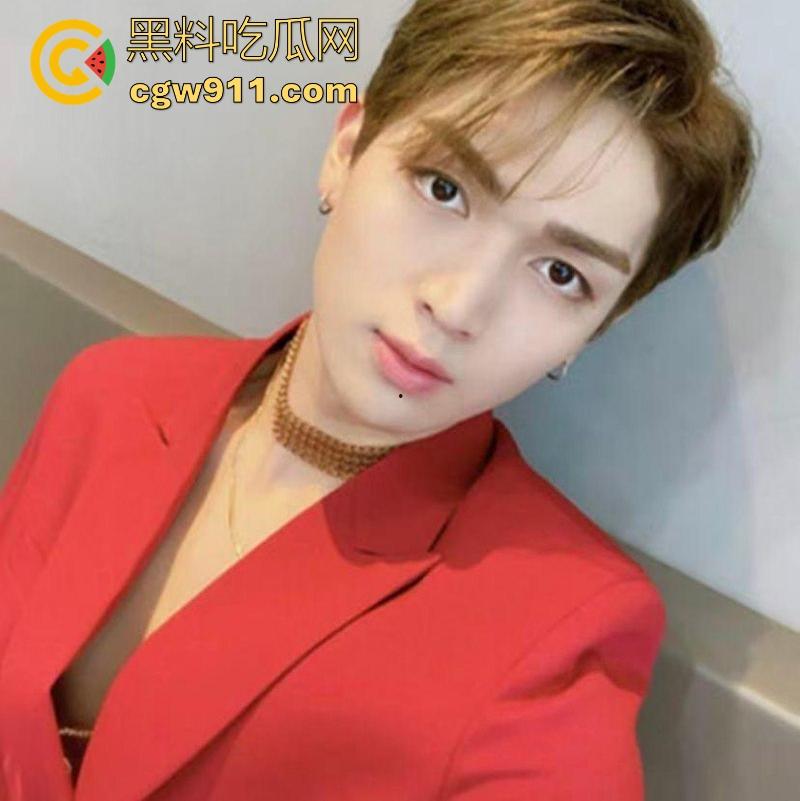 抖音御姐网红【ally】38岁饥渴少妇，收下爱豆韩奎真礼物，不惜为爱冲锋跨国送逼，真是爱情冲昏了头脑！-10