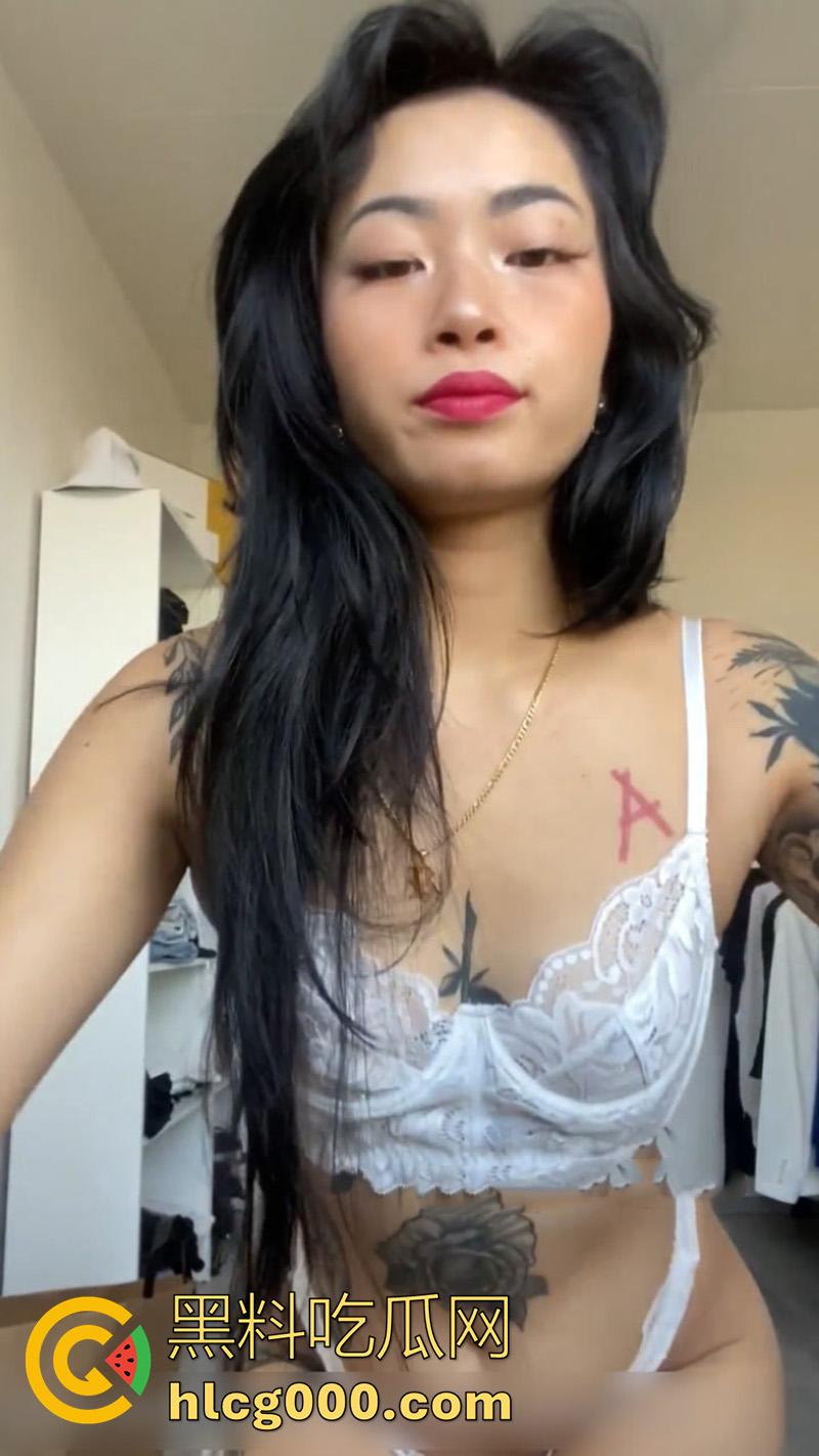 来自北京的白富美，骚母狗留学生【凌潇雨】，出国后放飞自我，加入Onlyfans各种发骚，这是暴露本性了啊！-5