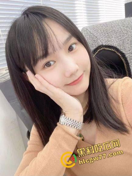 华东浦东便利店『苏娜』酒吧厕所给人吹，舔得膝盖跪出印子，分手后彻底放飞成花木路野玫瑰！-1