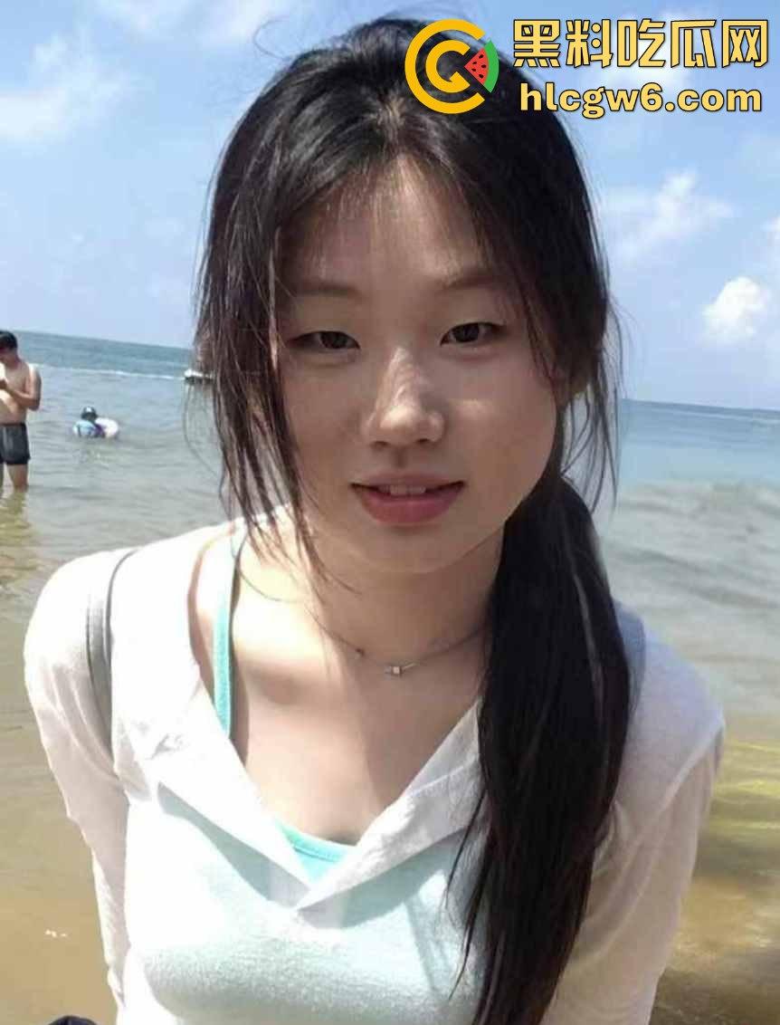 河南20岁骚货【李琦】风骚视频曝光 黑丝连体情趣内衣大跳骚舞 自慰高潮湿到滴水 骚货天花板就是她！-6